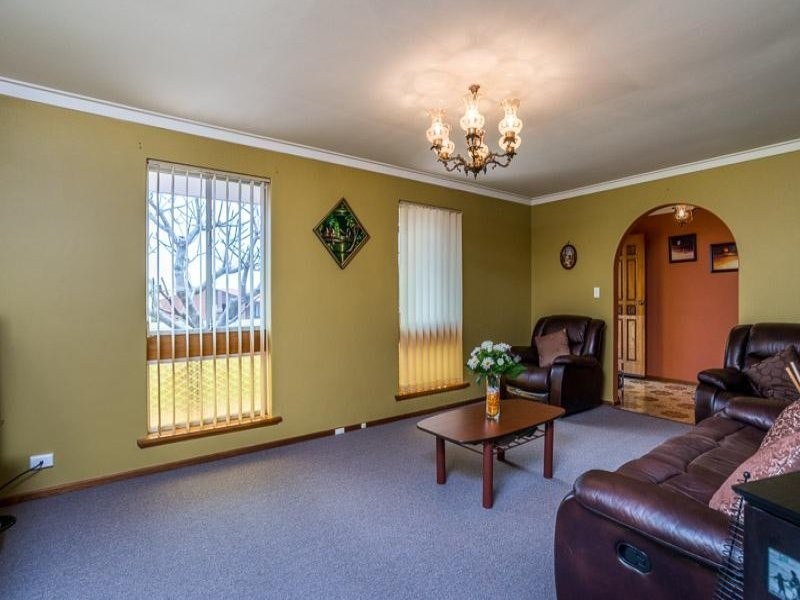 5 Hobley Way, Spearwood WA 6163