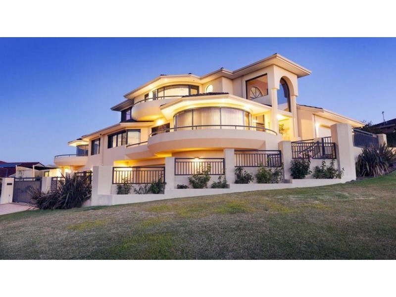 20 Longreach Parade, Coogee WA 6166