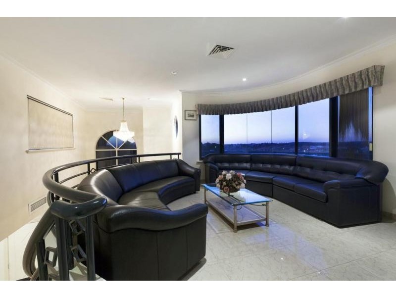 20 Longreach Parade, Coogee WA 6166