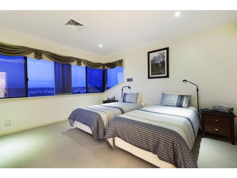 20 Longreach Parade, Coogee WA 6166