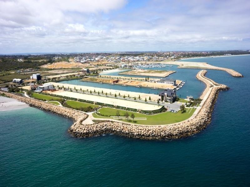 15 Chelydra Point, North Coogee WA 6163