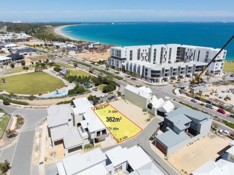 28 Lucretia Circle, North Coogee WA 6163