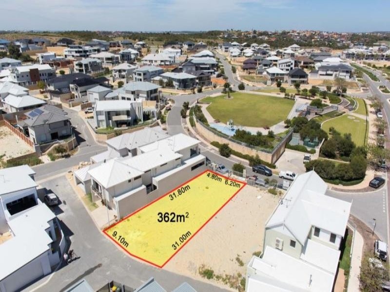 28 Lucretia Circle, North Coogee WA 6163