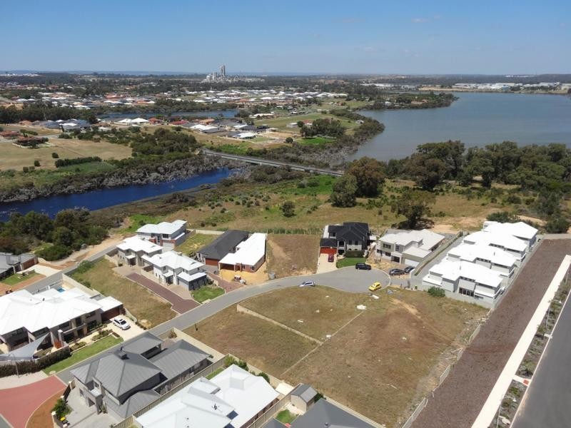 6 Nemagold Grove, Coogee WA 6166