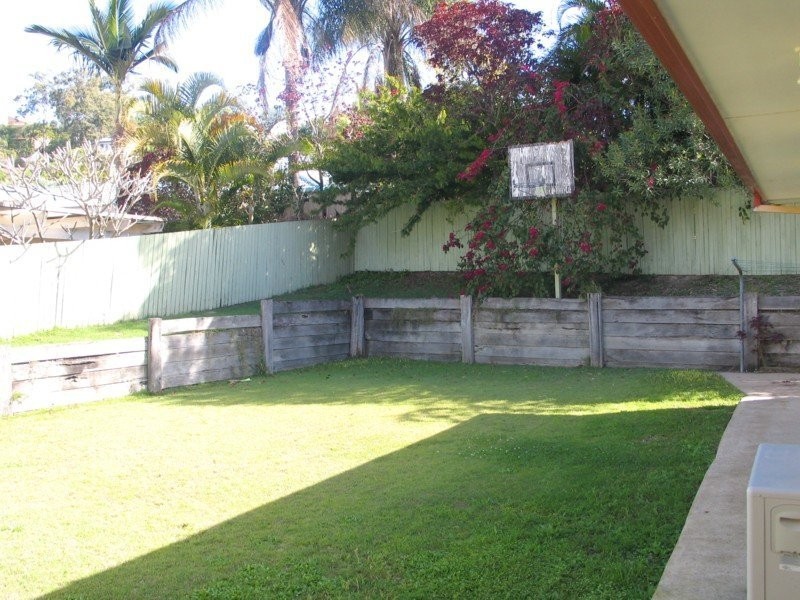 2 Woolmere Street, Carrara QLD 4211