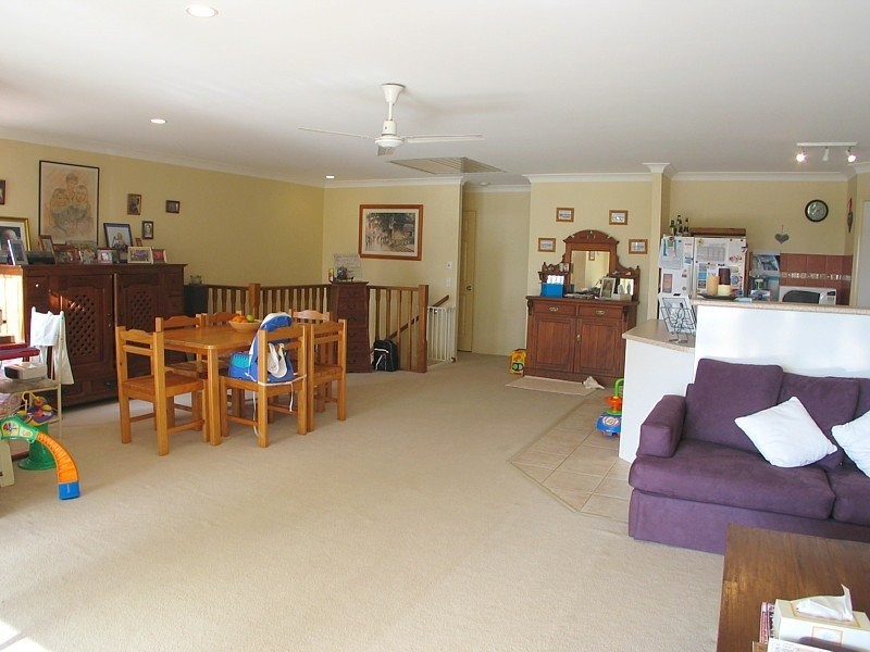 2/68 Kincaid, Highland Park QLD 4211