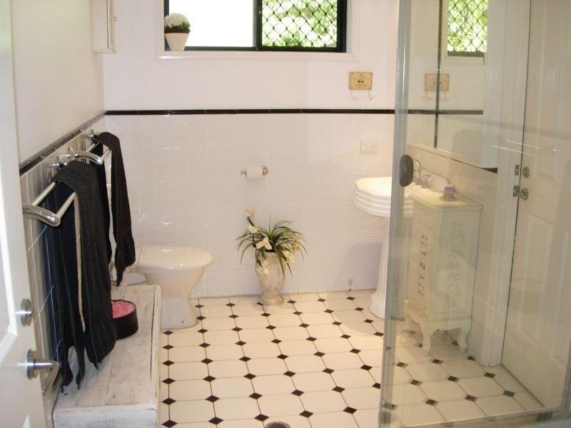 101 Alison Road, Carrara QLD 4211