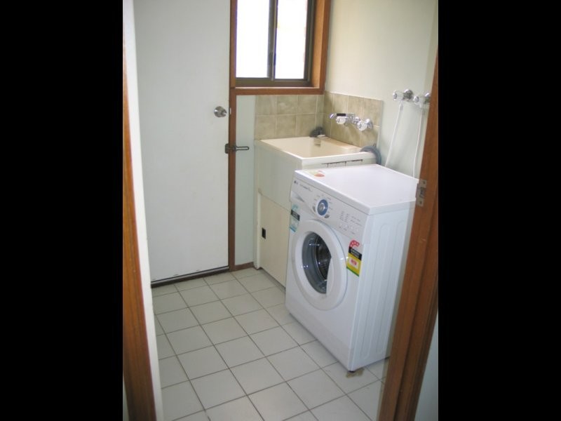 9 Gemstone, Carrara QLD 4211