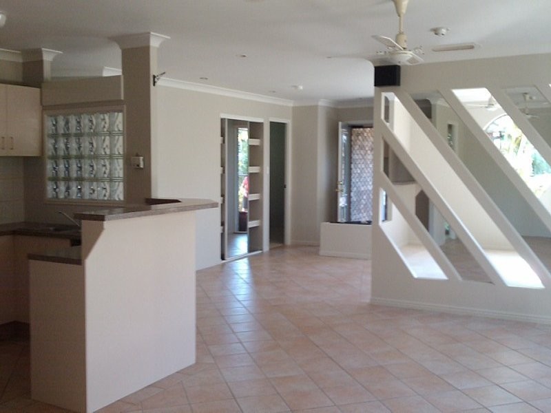 2 Jura Parade, Merrimac QLD 4226