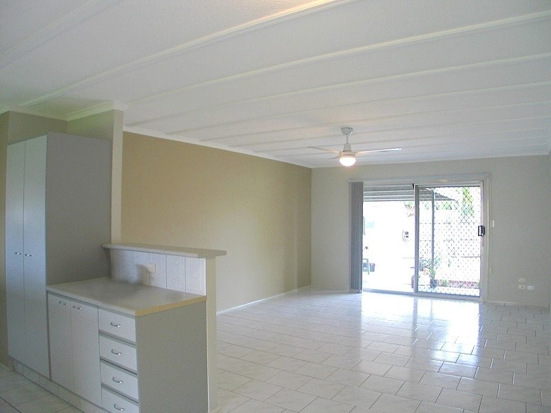 32 T E Peters Drive, Broadbeach Waters QLD 4218