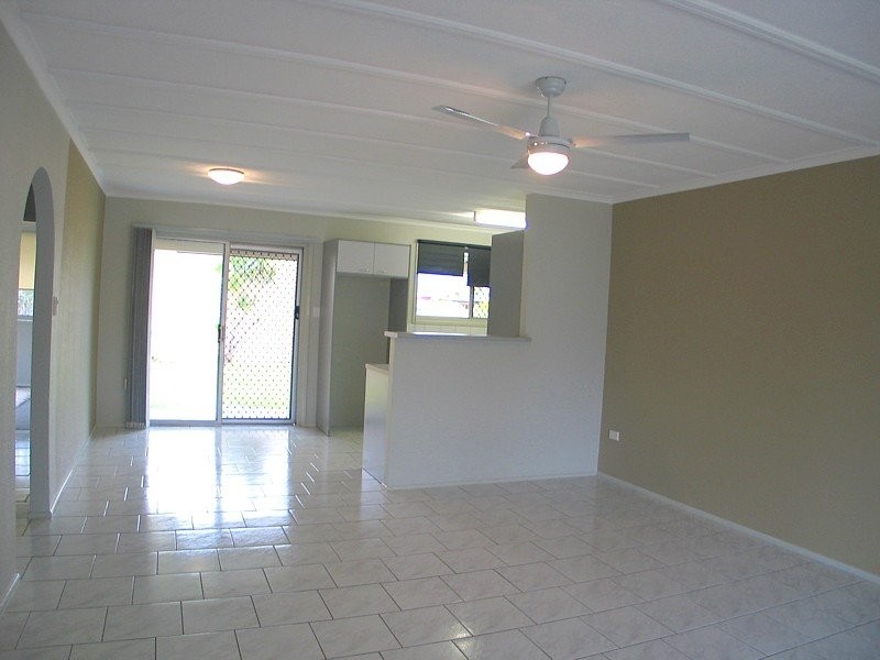 32 T E Peters Drive, Broadbeach Waters QLD 4218