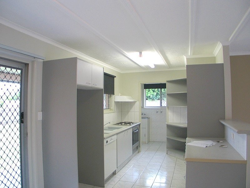 32 T E Peters Drive, Broadbeach Waters QLD 4218