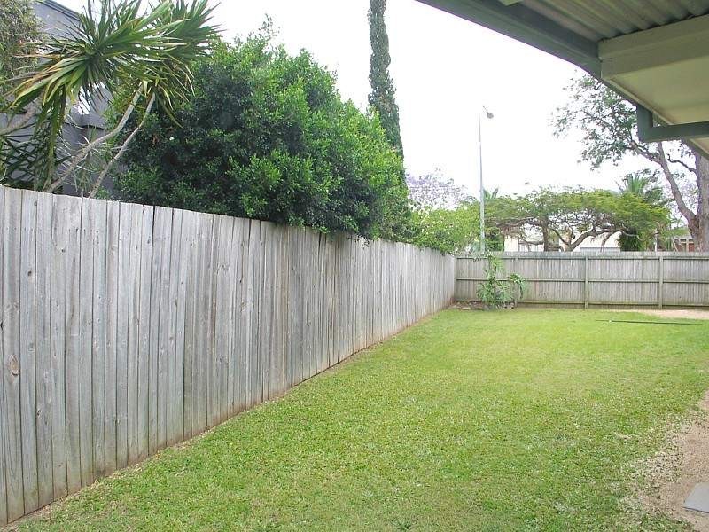 32 T E Peters Drive, Broadbeach Waters QLD 4218