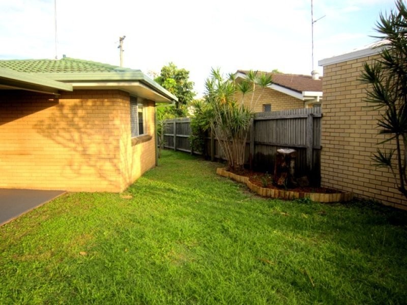 32 T E Peters Drive, Broadbeach Waters QLD 4218