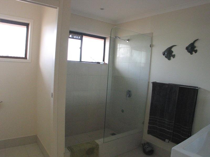 27 Sweetgum Street, Ashmore QLD 4214