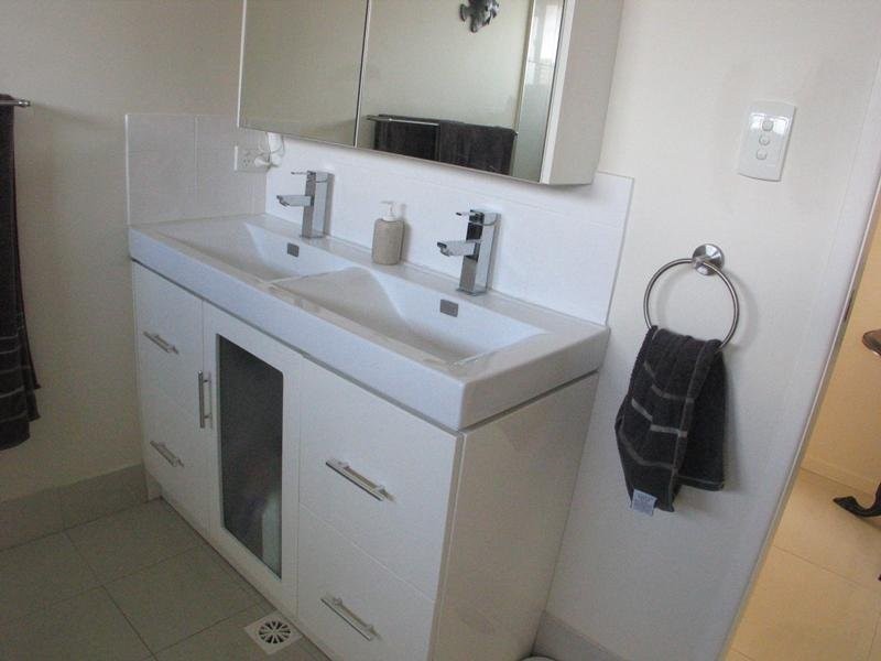 27 Sweetgum Street, Ashmore QLD 4214