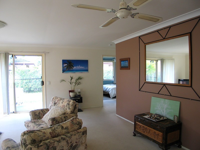 4 Roundelay Drive, Varsity Lakes QLD 4227