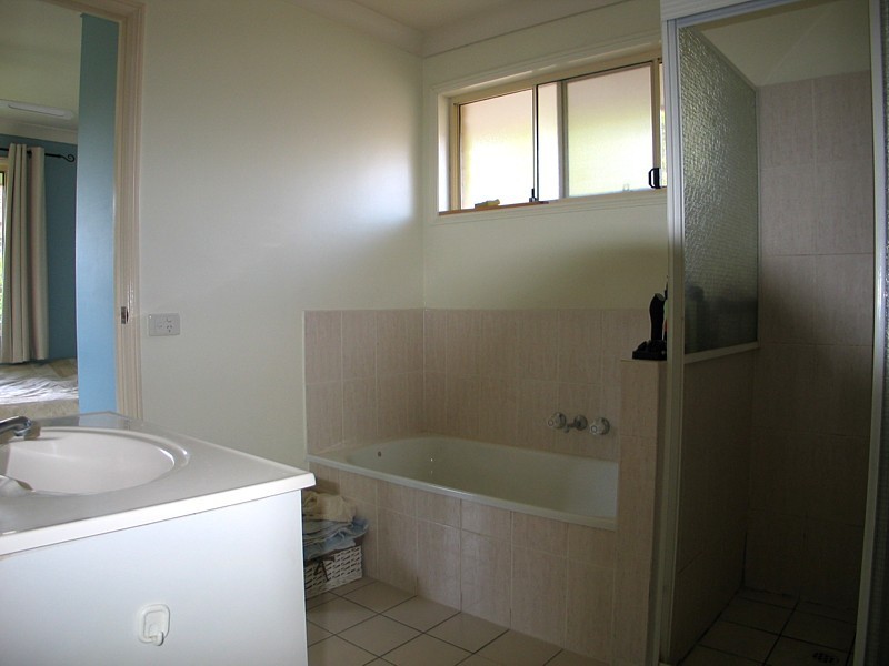 4 Roundelay Drive, Varsity Lakes QLD 4227