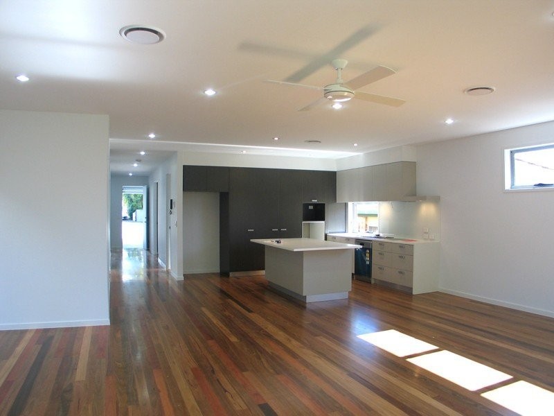 33 Ernest Street, Labrador QLD 4215
