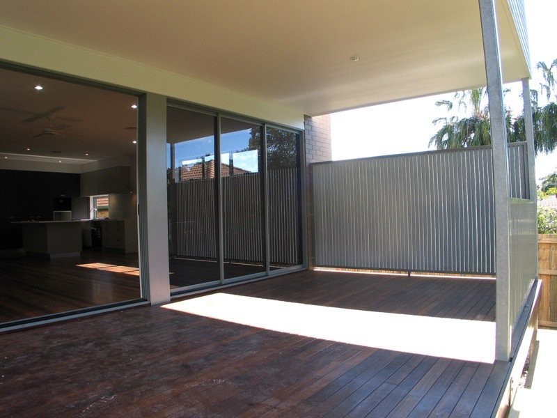 33 Ernest Street, Labrador QLD 4215