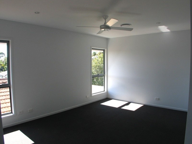 35 Ernest Street, Labrador QLD 4215