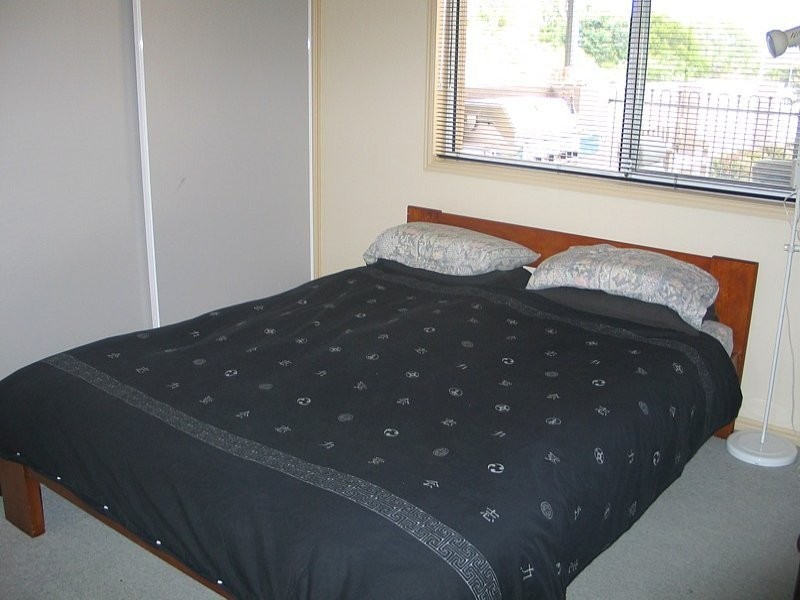 1 Peal Court, Carrara QLD 4211