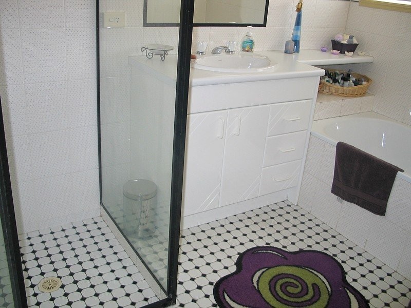 1 Peal Court, Carrara QLD 4211