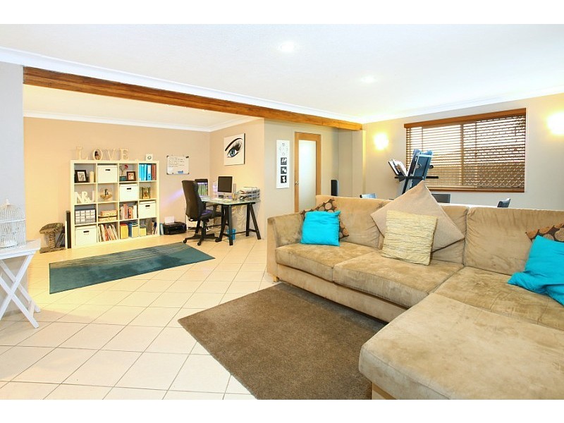 23 Murev Way, Carrara QLD 4211