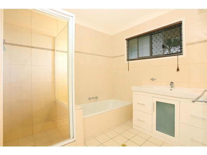 23 Murev Way, Carrara QLD 4211