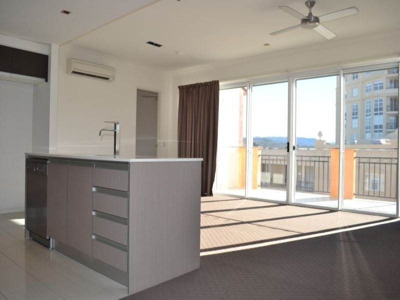 57/3030 The boulevard, Carrara QLD 4211