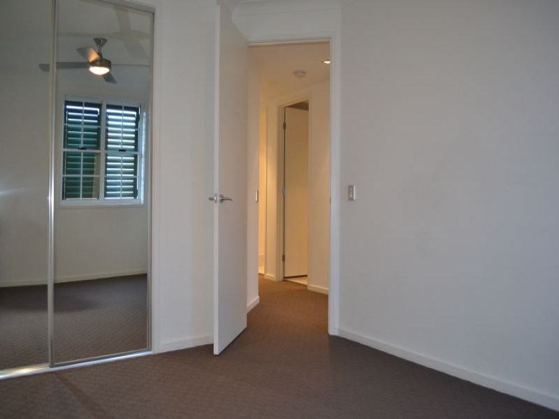 57/3030 The boulevard, Carrara QLD 4211