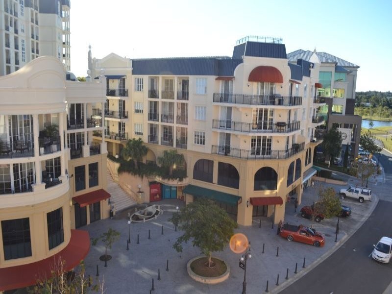 57/3030 The boulevard, Carrara QLD 4211