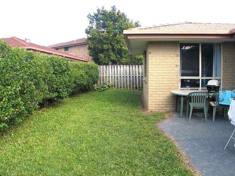 4 Roundelay Drv, Varsity Lakes QLD 4227