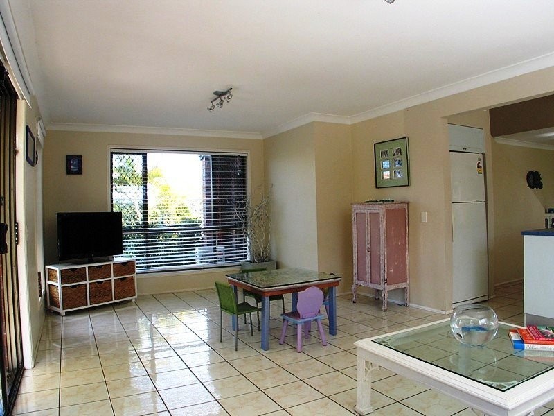 2 Seafoam Cl, Varsity Lakes QLD 4227