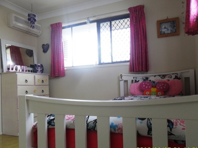 2 Seafoam Cl, Varsity Lakes QLD 4227