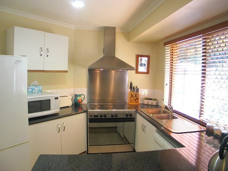 1 Beau Court, Highland Park QLD 4211