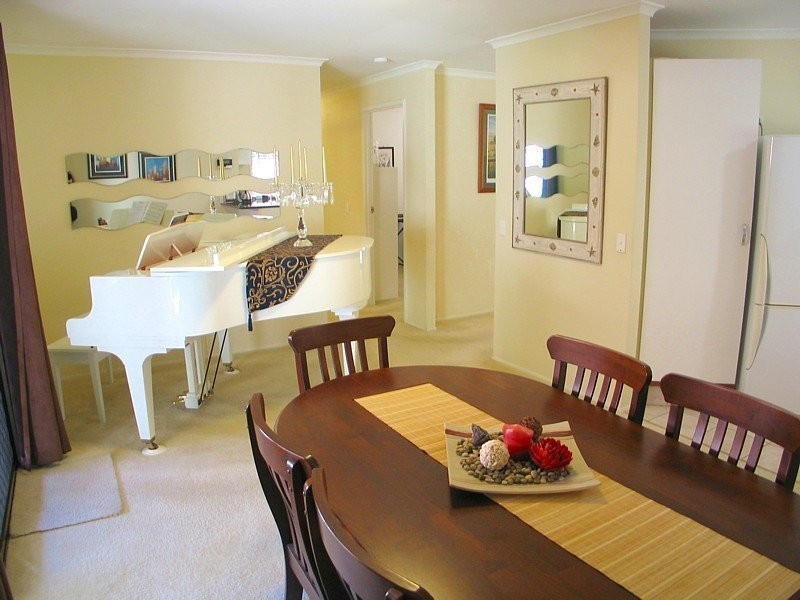 1 Beau Court, Highland Park QLD 4211