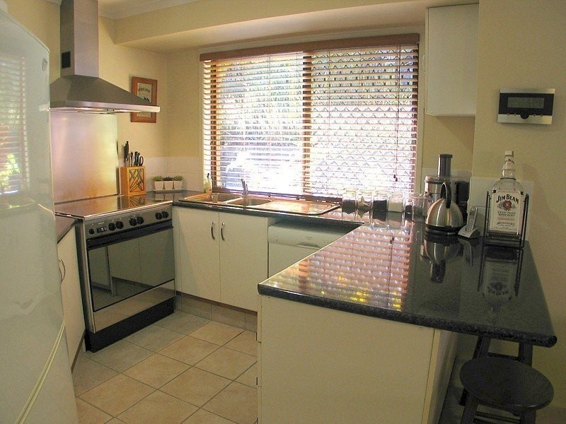 1 Beau Court, Highland Park QLD 4211