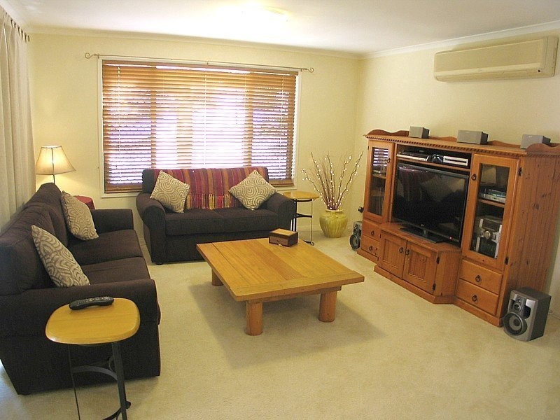 1 Beau Court, Highland Park QLD 4211