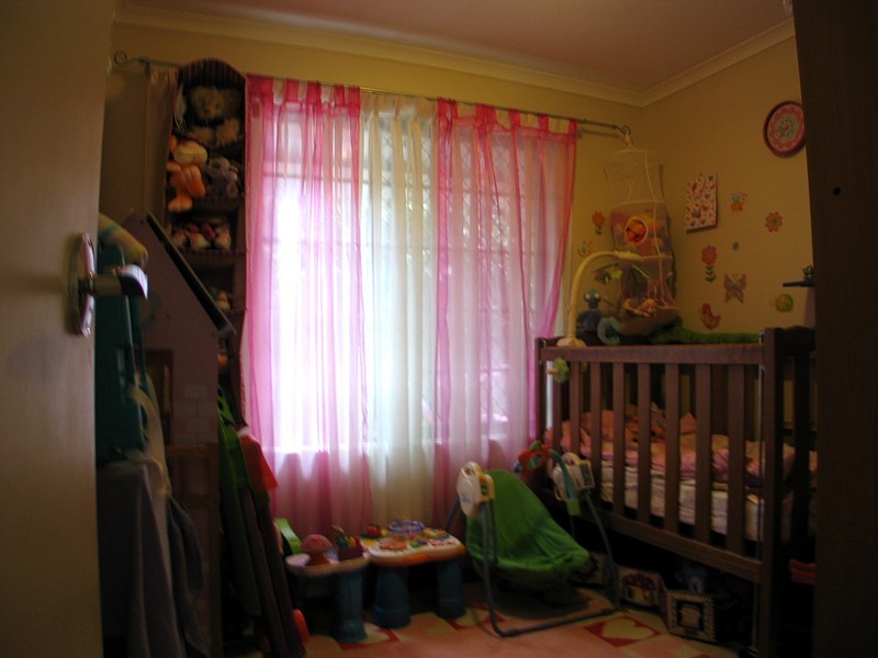 8 Guthrie Pde, Carrara QLD 4211