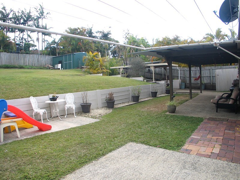 8 Guthrie Pde, Carrara QLD 4211