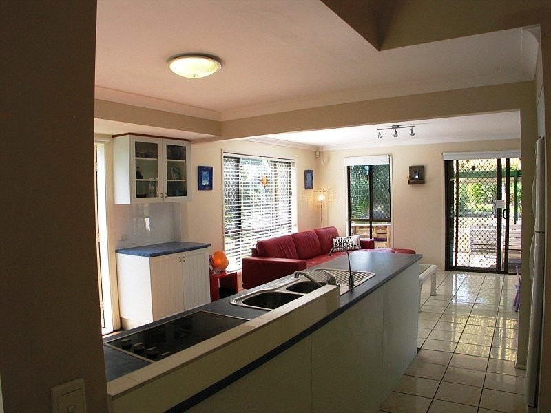 2 Seafoam Cl, Varsity Lakes QLD 4227