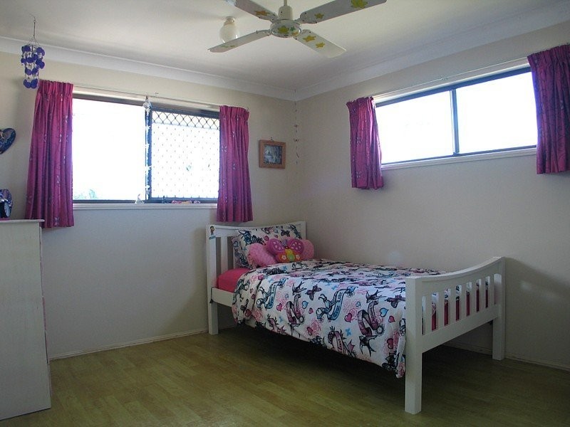 2 Seafoam Cl, Varsity Lakes QLD 4227