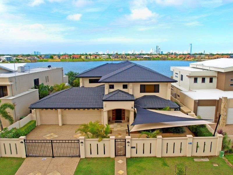 112 Sir Bruce Small Bvd, Benowa QLD 4217