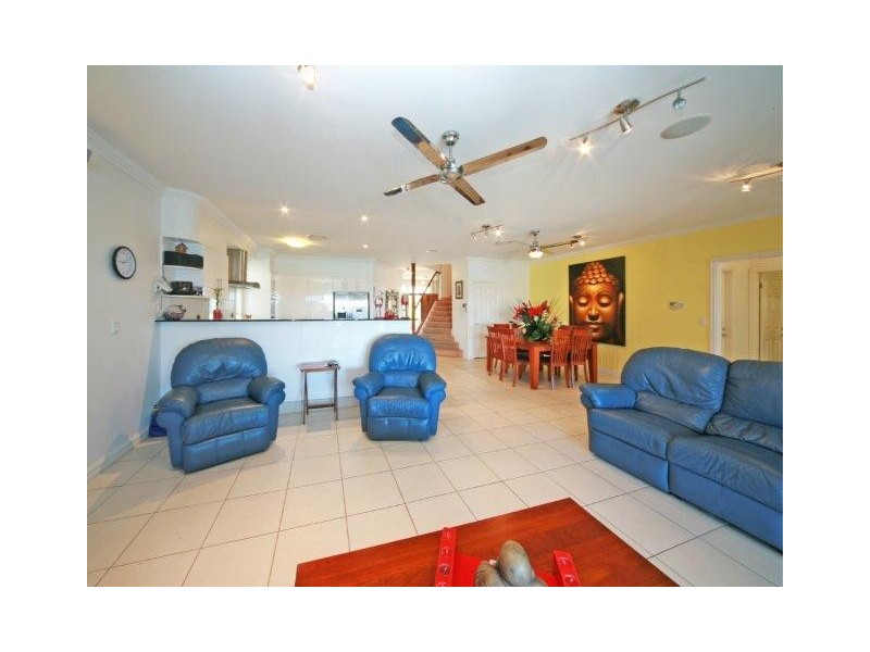 112 Sir Bruce Small Bvd, Benowa QLD 4217