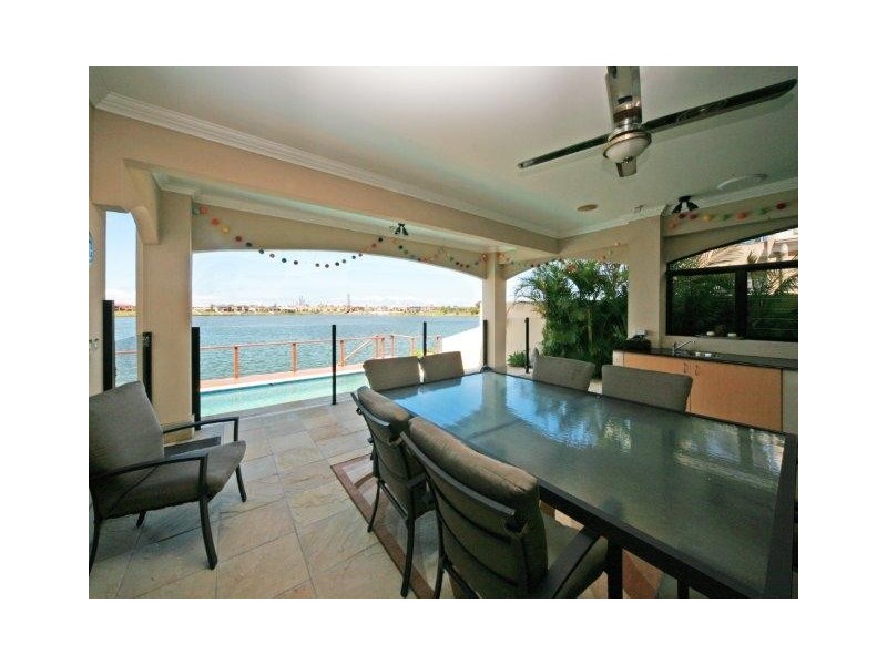 112 Sir Bruce Small Bvd, Benowa QLD 4217