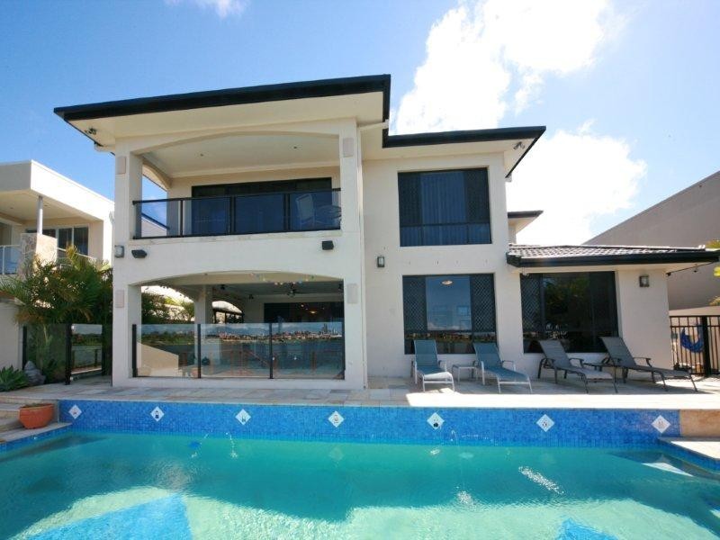 112 Sir Bruce Small Bvd, Benowa QLD 4217