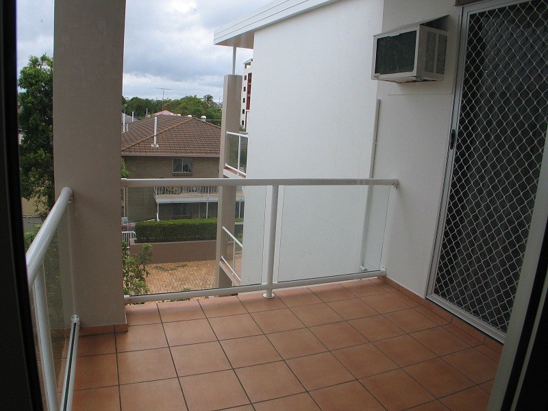 18/130 Marine Pde, Southport QLD 4215