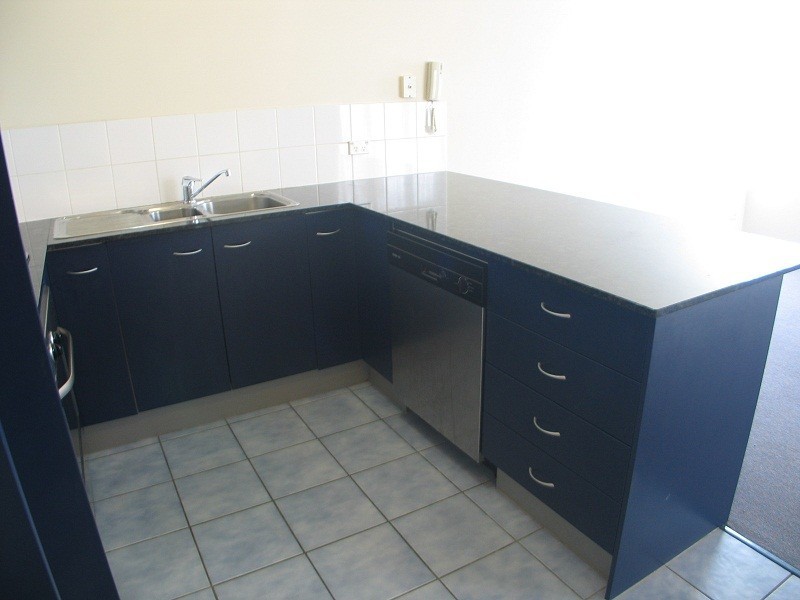 18/130 Marine Pde, Southport QLD 4215