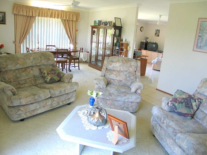 1 Perth Square, Highland Park QLD 4211